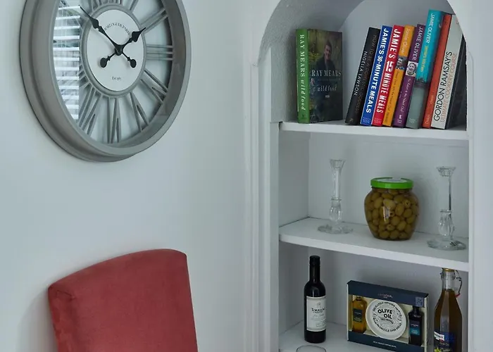 度假居 Cosy Nook - 3 Bedroom Retreat With Private Garden, Parking And Media *