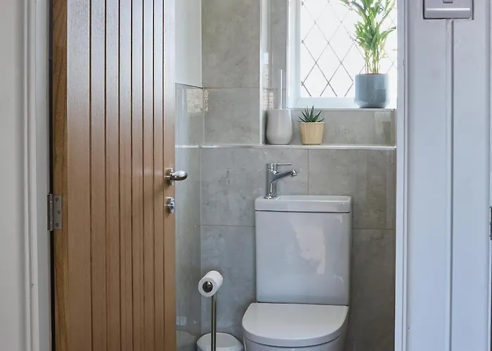 度假居 Cosy Nook - 3 Bedroom Retreat With Private Garden, Parking And Media *