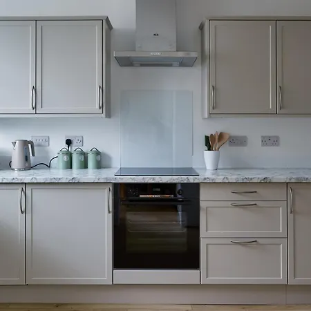 Cosy Nook - 3 Bedroom Retreat With Private Garden, Parking And Media Holiday home *